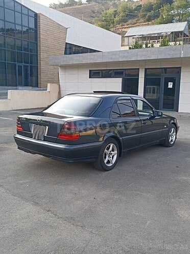 Mercedes C 200 1999, 195,000 km - 2.0 л - Yardımlı