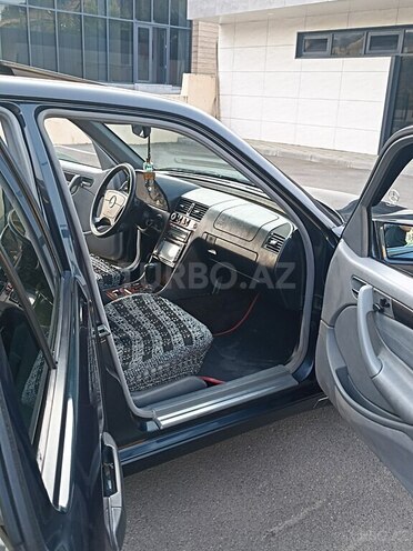Mercedes C 200 1999, 195,000 km - 2.0 л - Yardımlı