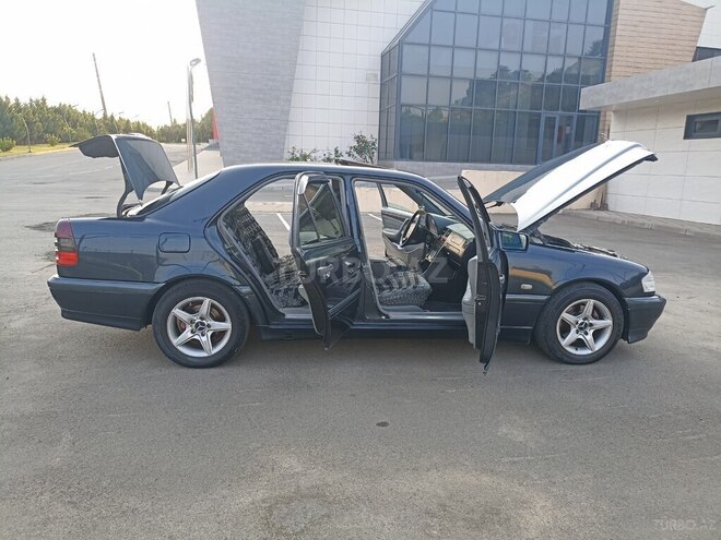 Mercedes C 200 1999, 195,000 km - 2.0 л - Yardımlı