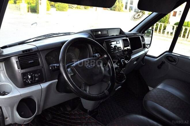 Ford Transit 2007, 325,000 km - 2.4 l - Saatlı