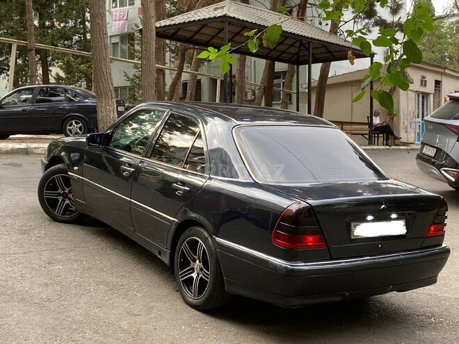 Mercedes C 220 d 1999, 241,848 km - 2.2 l - Bakı