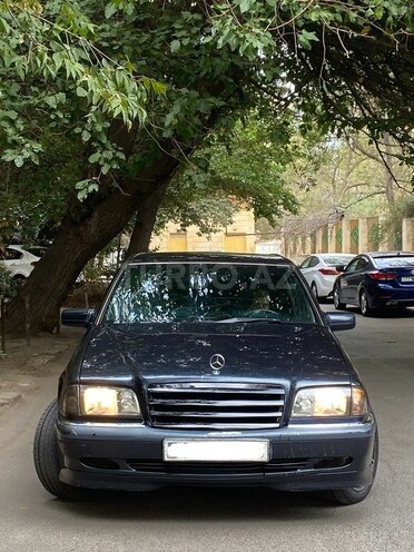 Mercedes C 220 d 1999, 241,848 km - 2.2 l - Bakı