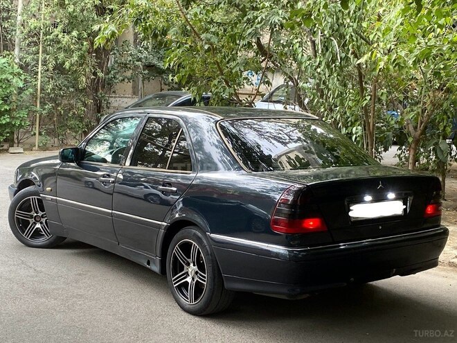 Mercedes C 220 d 1999, 241,848 km - 2.2 l - Bakı