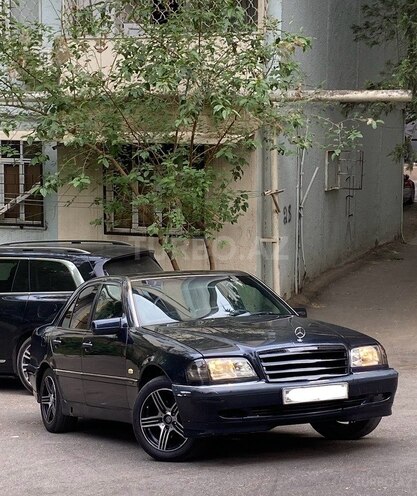 Mercedes C 220 d 1999, 241,848 km - 2.2 l - Bakı