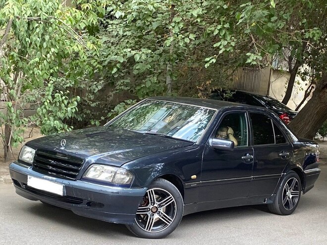 Mercedes C 220 d 1999, 241,848 km - 2.2 l - Bakı