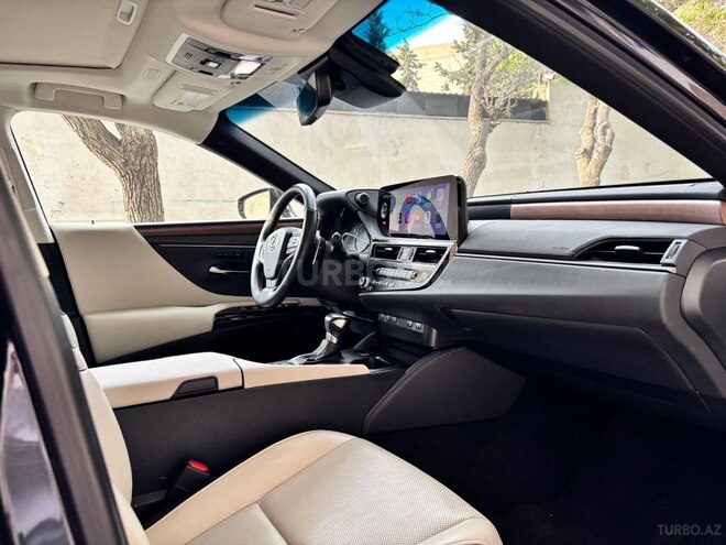 Lexus ES 300h 2024, 56,000 km - 2.5 l - Bakı