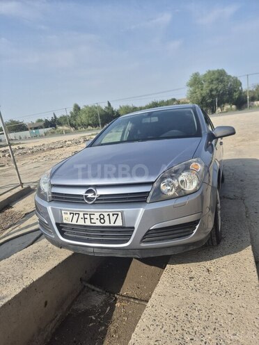 Opel Astra 2004, 256,345 km - 1.4 л - Salyan