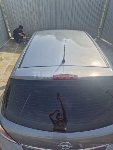 Opel Astra 2004, 256,345 km - 1.4 л - Salyan