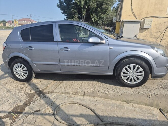 Opel Astra 2004, 256,345 km - 1.4 л - Salyan