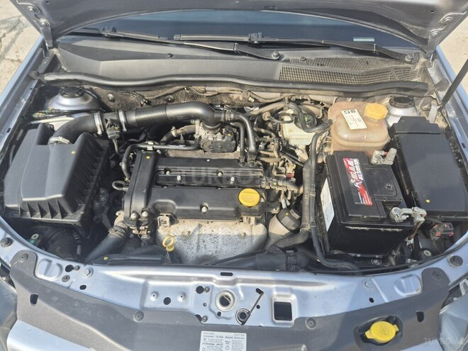 Opel Astra 2004, 256,345 km - 1.4 л - Salyan
