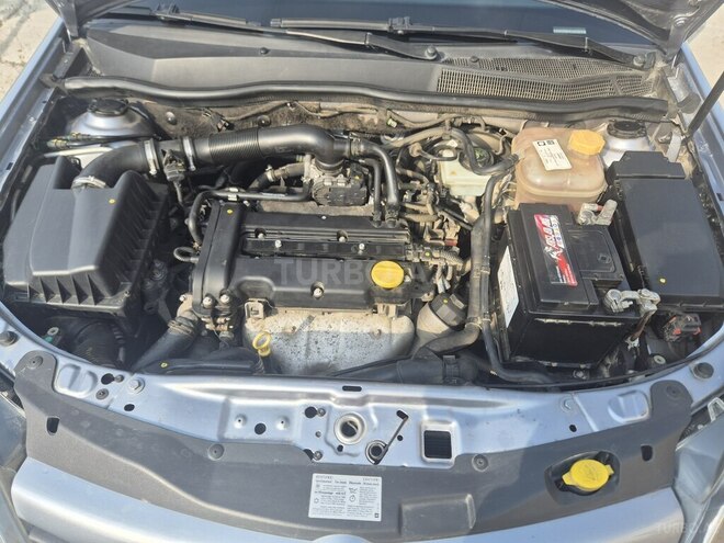 Opel Astra 2004, 256,345 km - 1.4 л - Salyan