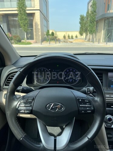 Hyundai Elantra 2018, 61,650 km - 2.0 l - Bakı