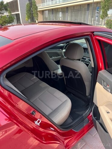 Hyundai Elantra 2018, 61,650 km - 2.0 l - Bakı