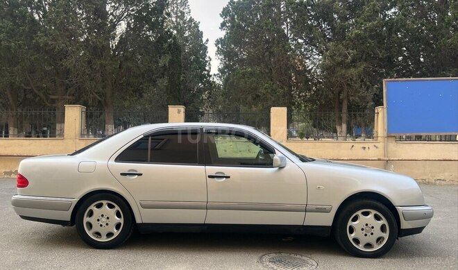 Mercedes E 240 1998, 254,121 km - 2.4 l - Bakı