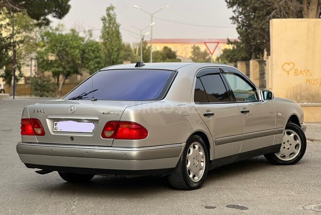 Mercedes E 240 1998, 254,121 km - 2.4 l - Bakı