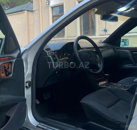Mercedes E 240 1998, 254,121 km - 2.4 l - Bakı