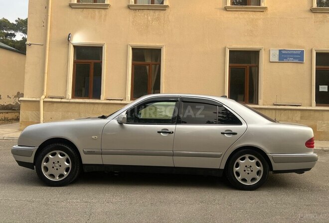 Mercedes E 240 1998, 254,121 km - 2.4 l - Bakı