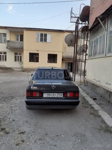 Mercedes 190 1990, 350,412 km - 2.0 l - Astara