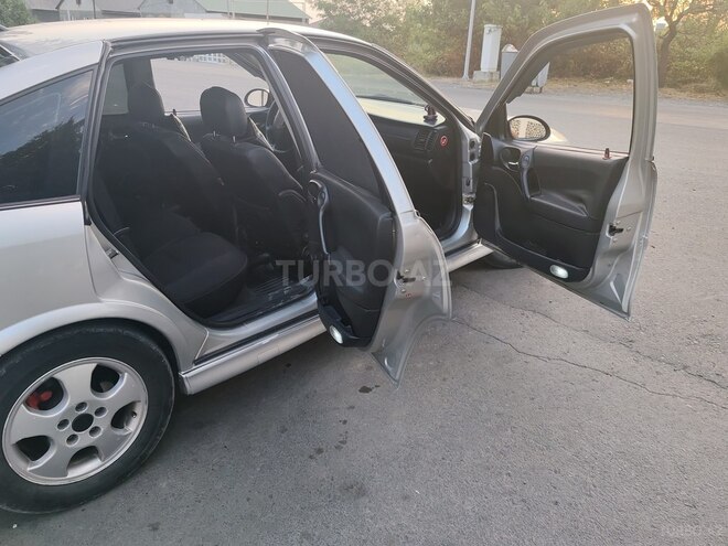 Opel Vectra 2001, 350,000 km - 1.6 l - Zaqatala