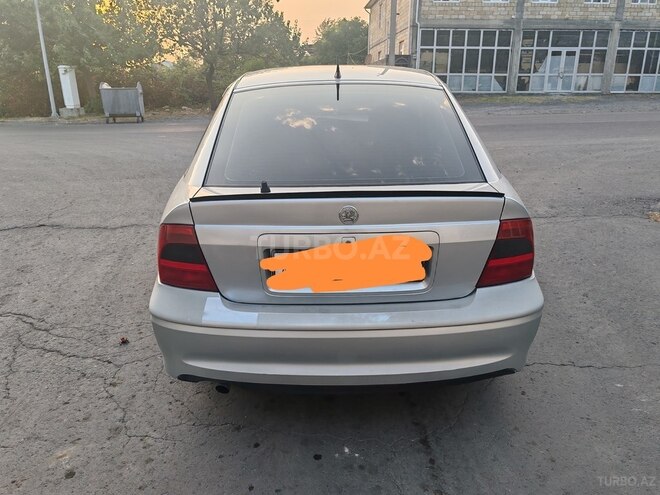Opel Vectra 2001, 350,000 km - 1.6 l - Zaqatala