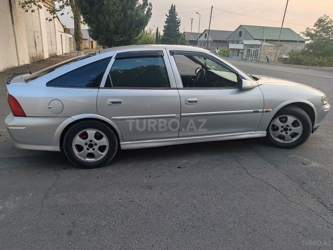 Opel Vectra 2001, 350,000 km - 1.6 l - Zaqatala