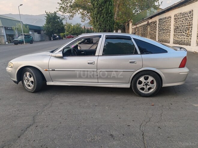 Opel Vectra 2001, 350,000 km - 1.6 l - Zaqatala