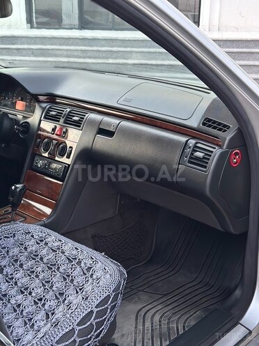 Mercedes E 220 d 2002, 418,000 km - 2.2 l - Bakı