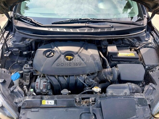 Hyundai Elantra 2015, 219,572 km - 1.8 l - Bakı