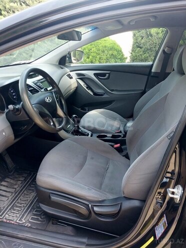 Hyundai Elantra 2015, 219,572 km - 1.8 l - Bakı