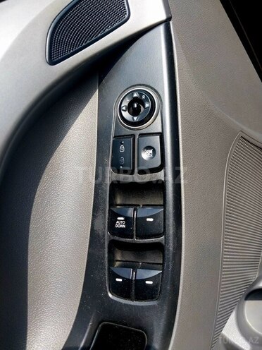 Hyundai Elantra 2015, 219,572 km - 1.8 l - Bakı
