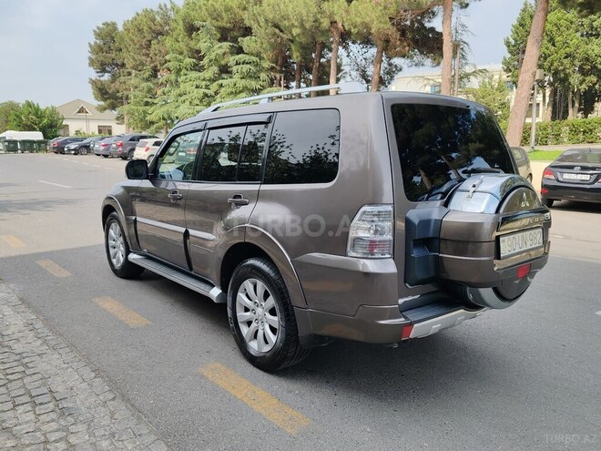 Mitsubishi Pajero 2010, 334,000 km - 3.2 л - Bakı