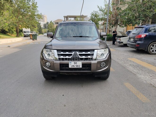 Mitsubishi Pajero 2010, 334,000 km - 3.2 л - Bakı