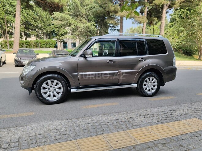 Mitsubishi Pajero 2010, 334,000 km - 3.2 л - Bakı