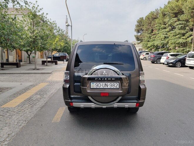 Mitsubishi Pajero 2010, 334,000 km - 3.2 л - Bakı