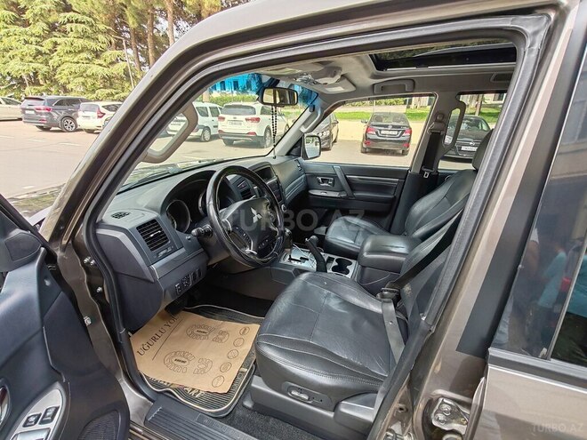 Mitsubishi Pajero 2010, 334,000 km - 3.2 л - Bakı