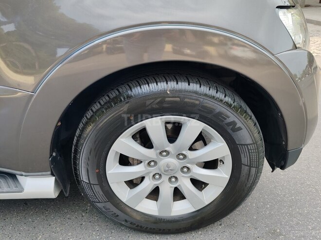 Mitsubishi Pajero 2010, 334,000 km - 3.2 л - Bakı
