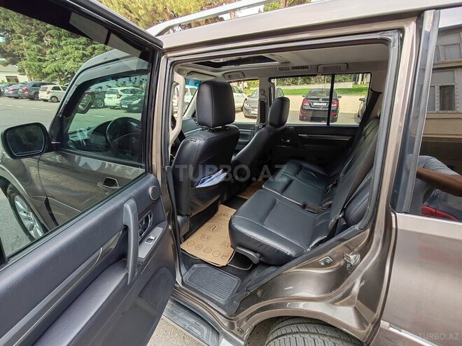 Mitsubishi Pajero 2010, 334,000 km - 3.2 л - Bakı