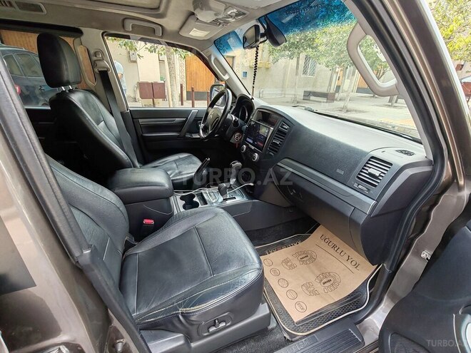 Mitsubishi Pajero 2010, 334,000 km - 3.2 л - Bakı