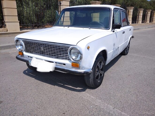 LADA (VAZ) 21011 1978, 520,000 km - 1.6 л - Bakı