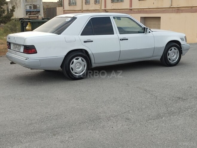 Mercedes E 200 d 1993, 254,887 km - 2.0 l - Bakı