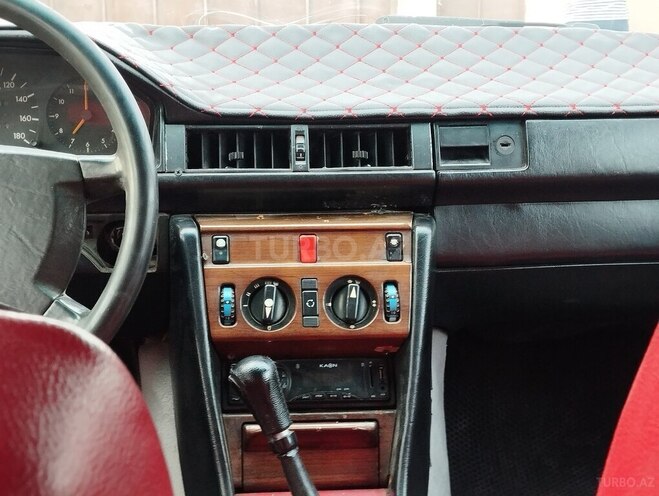 Mercedes E 200 d 1993, 254,887 km - 2.0 l - Bakı