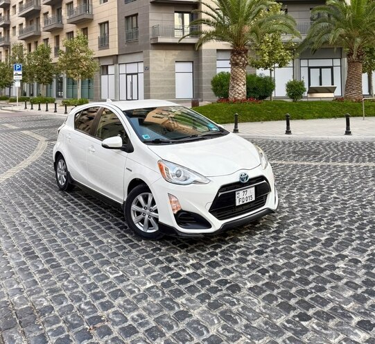 Toyota Prius C 2017, 107,000 km - 1.5 l - Bakı