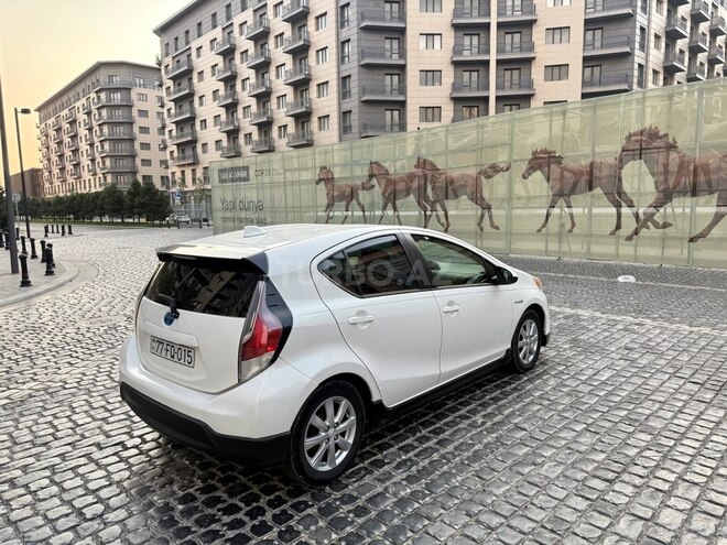 Toyota Prius C 2017, 107,000 km - 1.5 l - Bakı