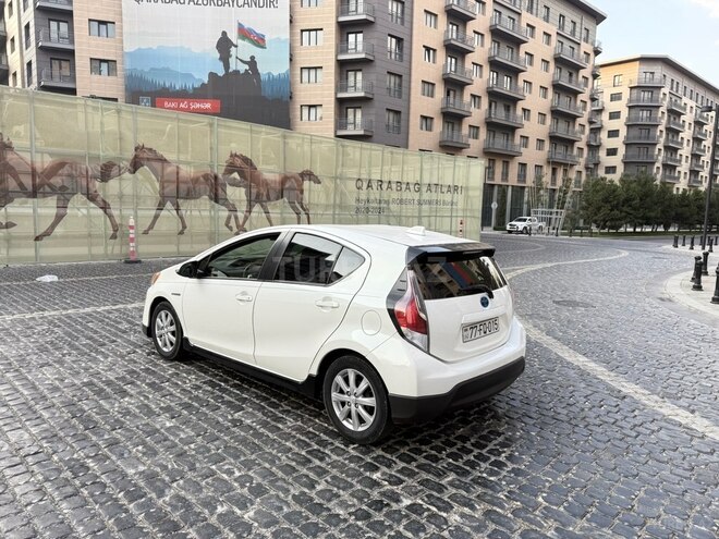 Toyota Prius C 2017, 107,000 km - 1.5 l - Bakı