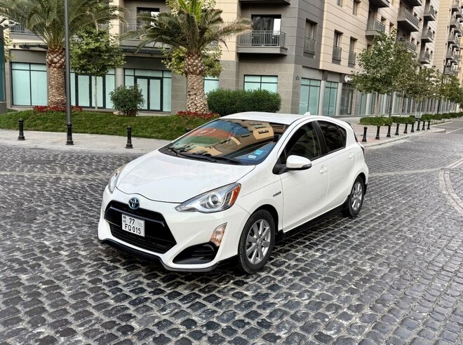 Toyota Prius C 2017, 107,000 km - 1.5 l - Bakı