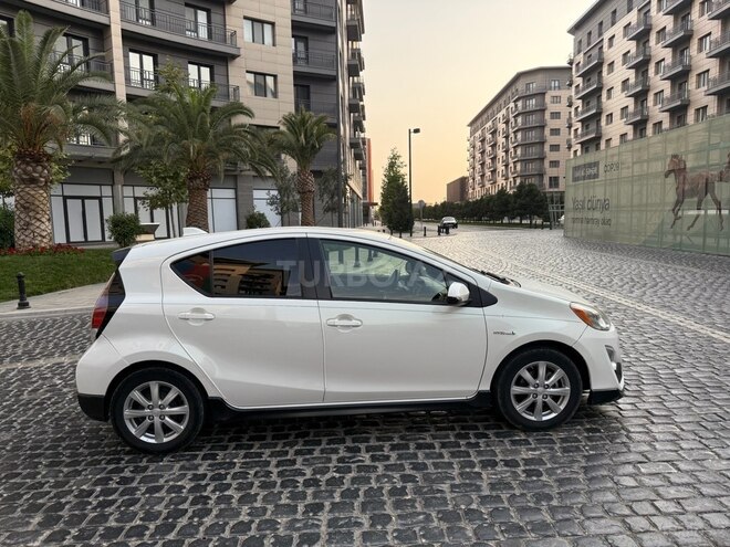 Toyota Prius C 2017, 107,000 km - 1.5 l - Bakı