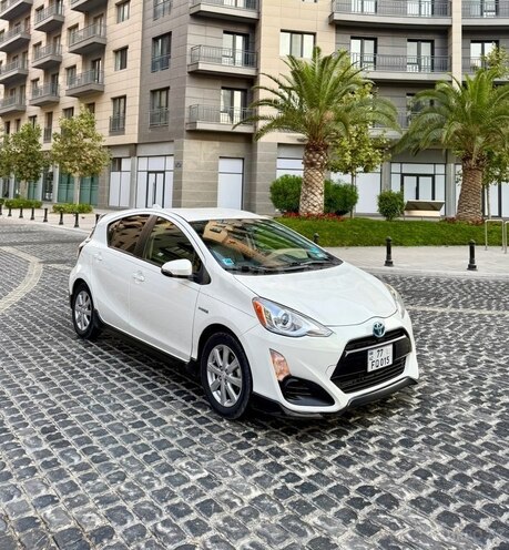 Toyota Prius C 2017, 107,000 km - 1.5 l - Bakı