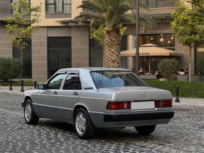 Mercedes E 200 1990, 170,000 km - 2.0 l - Bakı