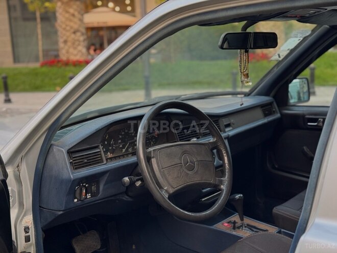 Mercedes E 200 1990, 170,000 km - 2.0 l - Bakı