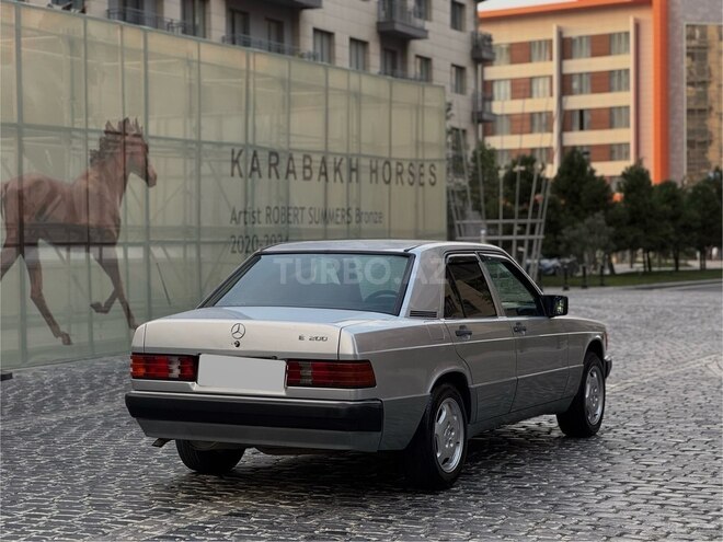 Mercedes E 200 1990, 170,000 km - 2.0 l - Bakı